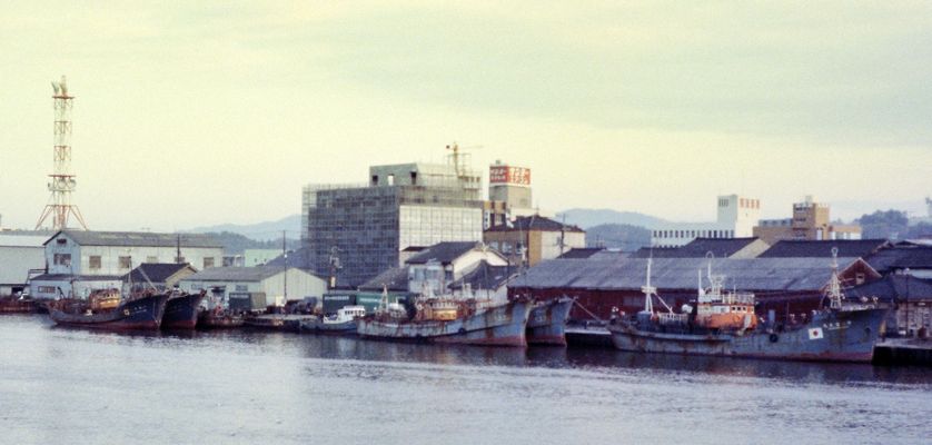 島根船用品本社ビル新築途中新大橋側より